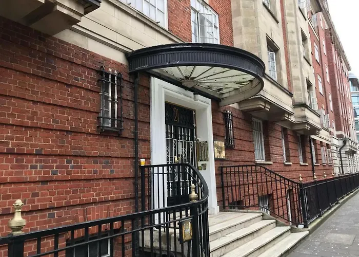 Marble Arch - Quebec Residence